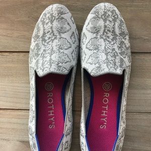 Rothy’s Loafer Sz 8.5 Excellent Cond. Snake Print